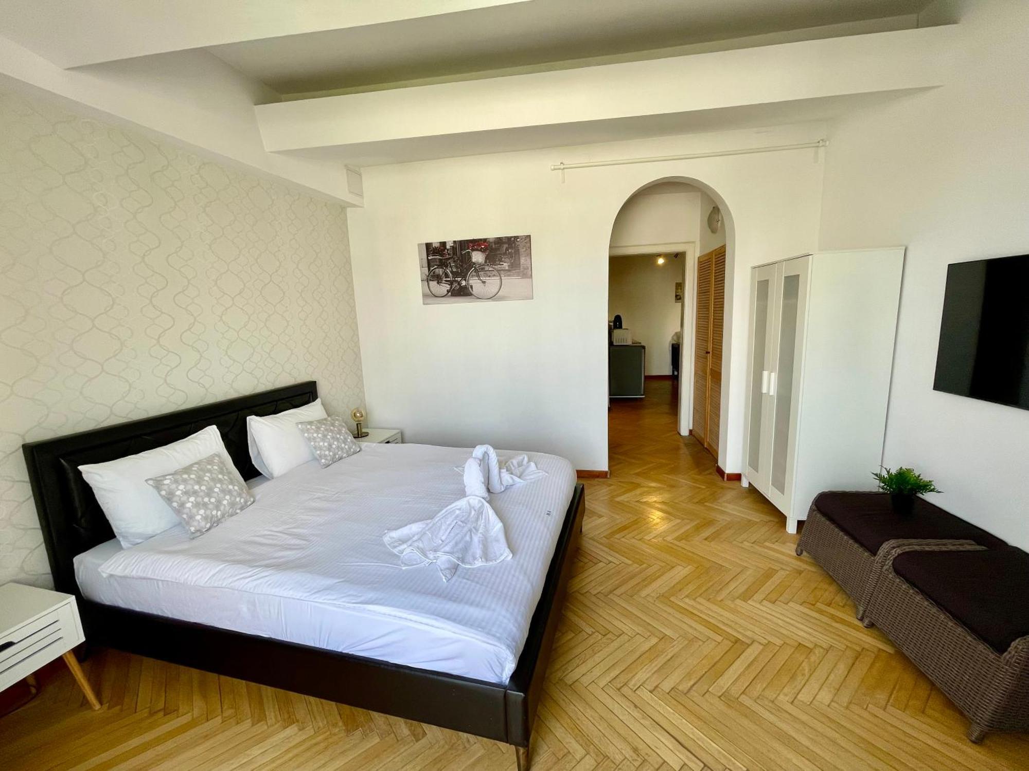 Metropole Apartments - Old City Бухарест Екстер'єр фото
